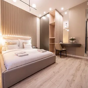 Hotell Karoly Boutique Suites, Location By Bqa